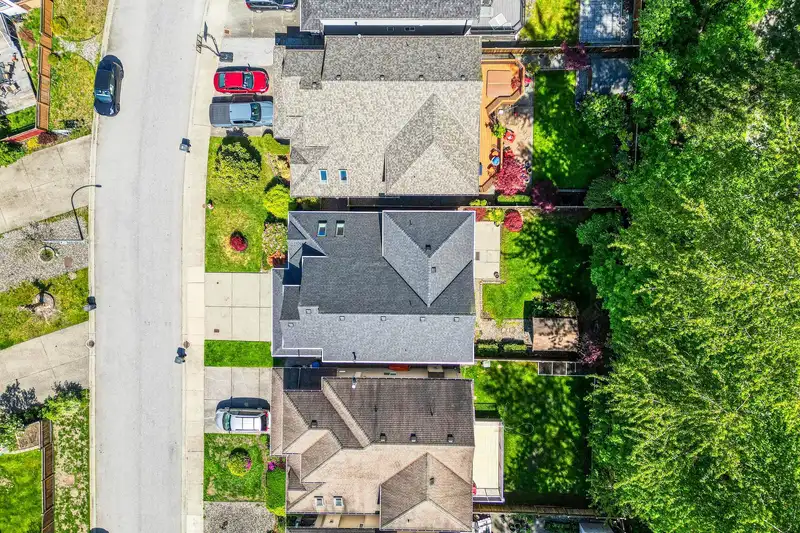 3288 OSBORNE STREET - photo 3 of 34