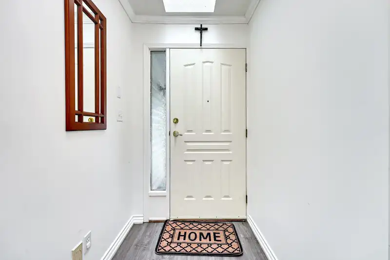 57 3115 TRAFALGAR STREET - photo 3 of 31