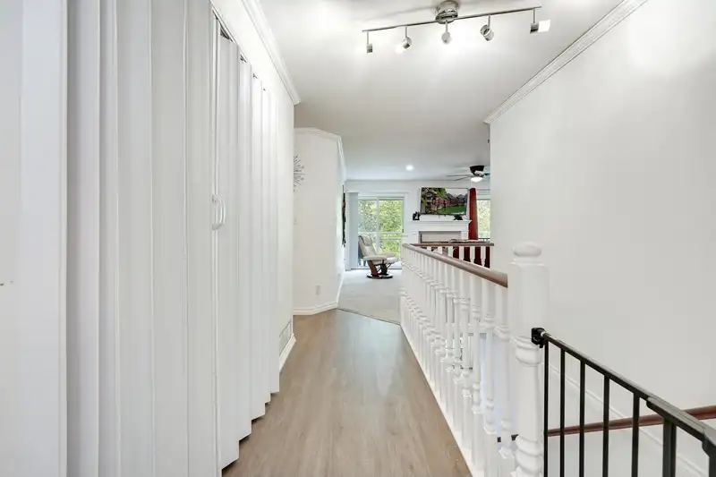 57 3115 TRAFALGAR STREET - photo 4 of 31