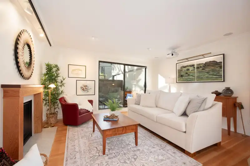 805 FERRY ROW - photo 4 of 40