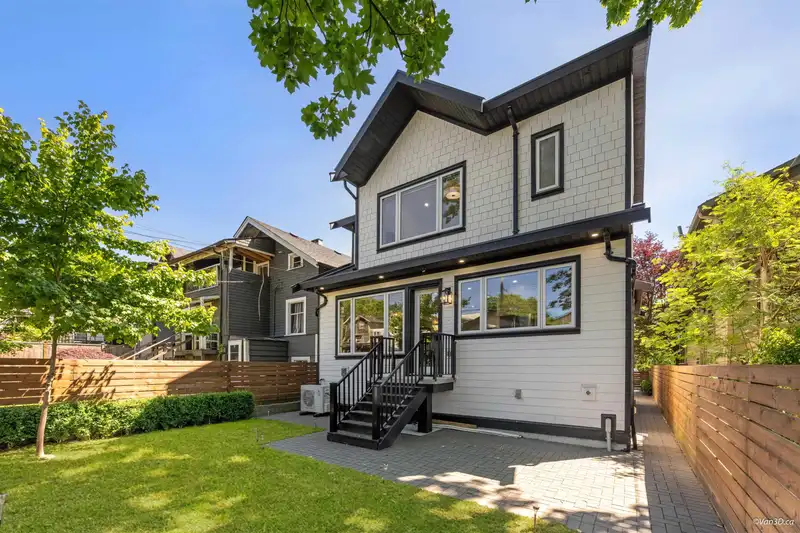 2 683 W 19TH AVENUE - photo 2 of 30