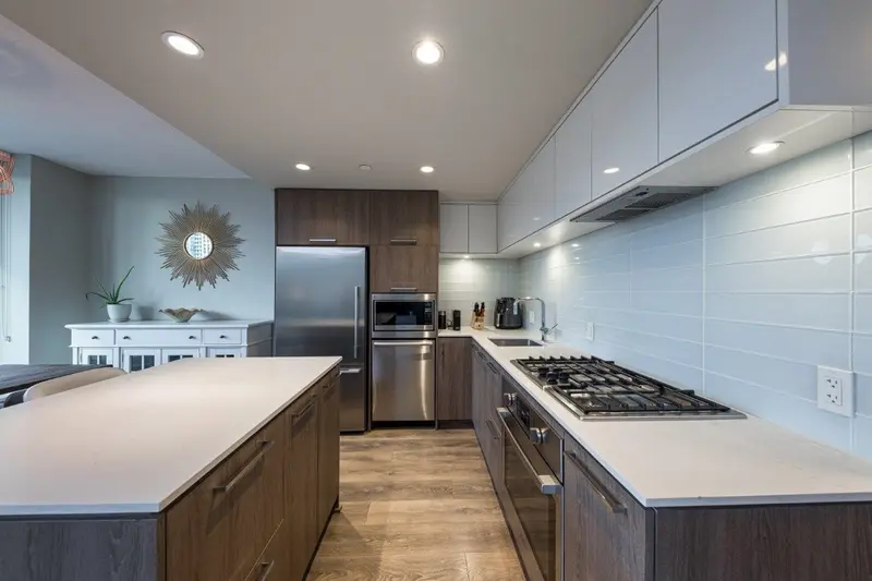 608 680 SEYLYNN CRESCENT - photo 3 of 25