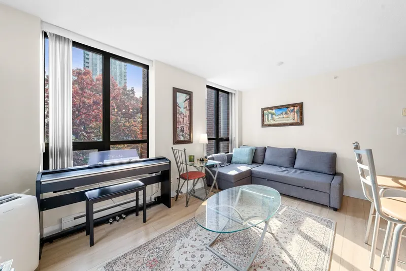 502 909 MAINLAND STREET - photo 4 of 25