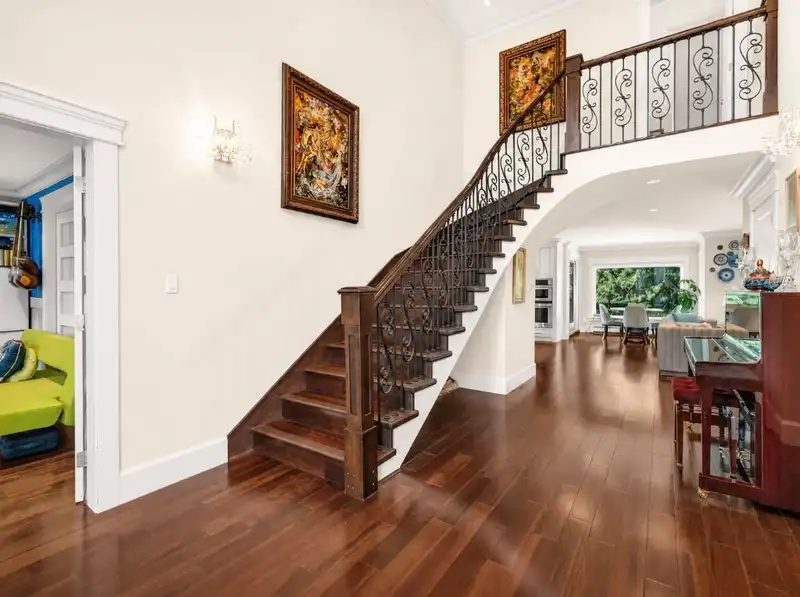 3263 NORWOOD AVENUE - photo 2 of 22