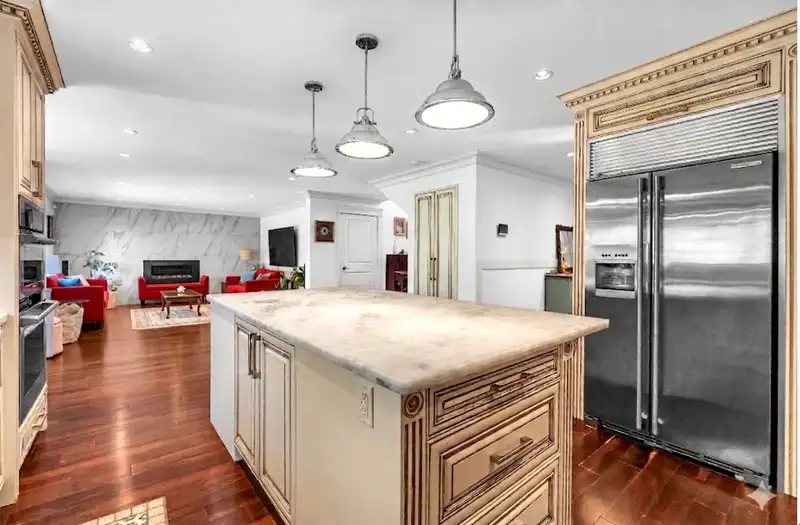 3263 NORWOOD AVENUE - photo 4 of 22