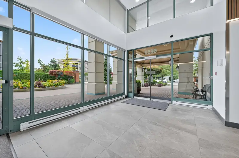 1803 6659 SOUTHOAKS CRESCENT - photo 3 of 21