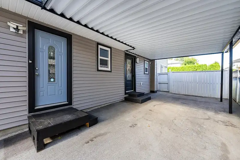 8902 142A STREET - photo 3 of 39