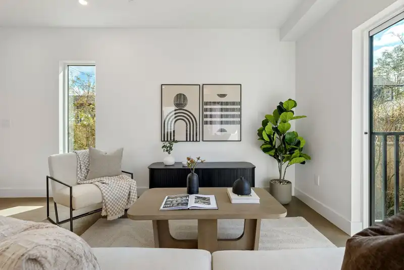 1 328 W 14TH STREET - photo 2 of 25