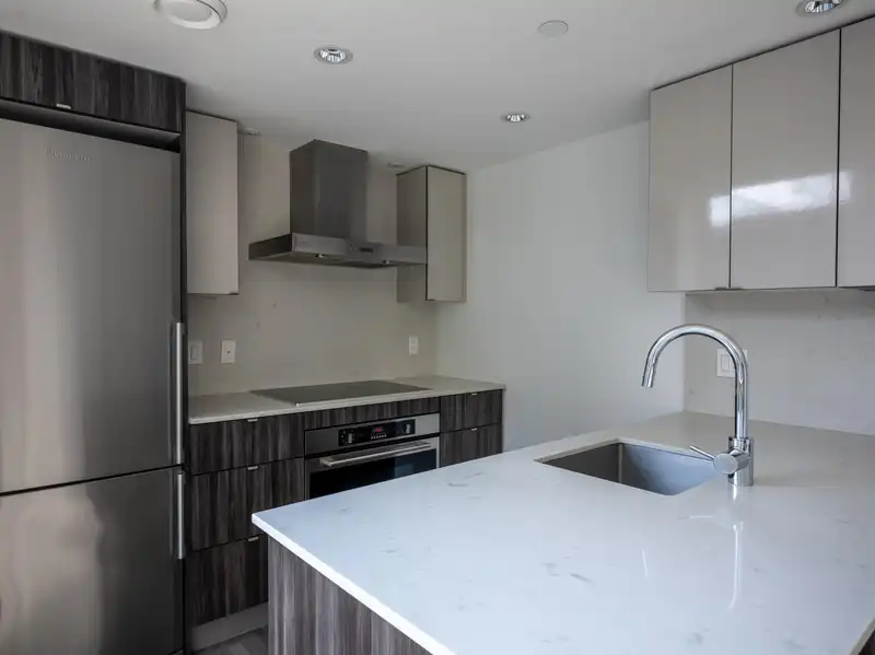706 1788 COLUMBIA STREET - photo 3 of 19