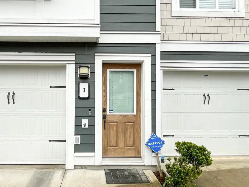 3 8433 164TH STREET - photo 3 of 32