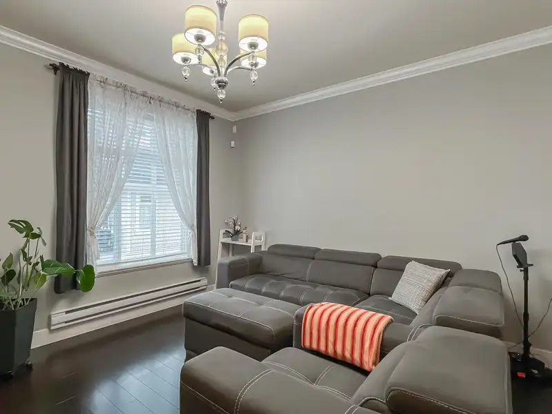 3 8433 164TH STREET - photo 4 of 32