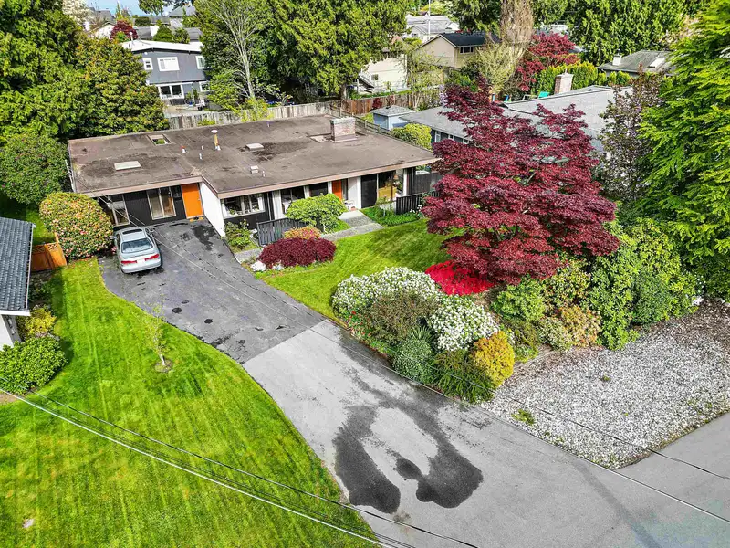 1042 KUMA CRESCENT - photo 2 of 40