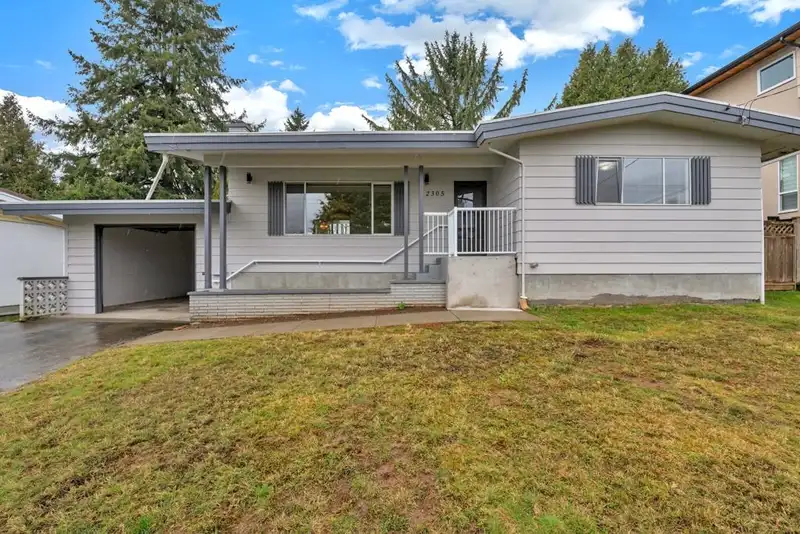 2305 BROADWAY STREET - photo 1 of 37