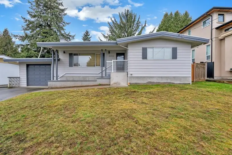 2305 BROADWAY STREET - photo 2 of 37