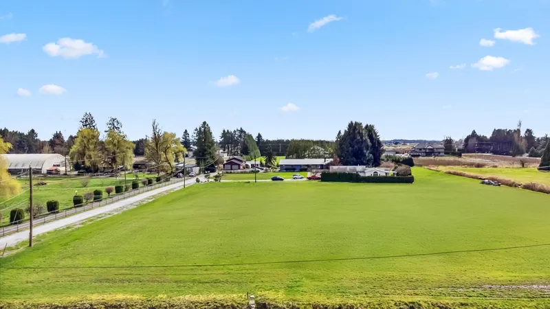 19782 150 AVENUE - photo 1 of 25