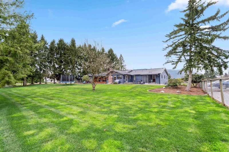 19782 150 AVENUE - photo 4 of 25