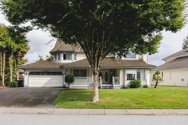 6348 189 STREET - photo 2 of 40