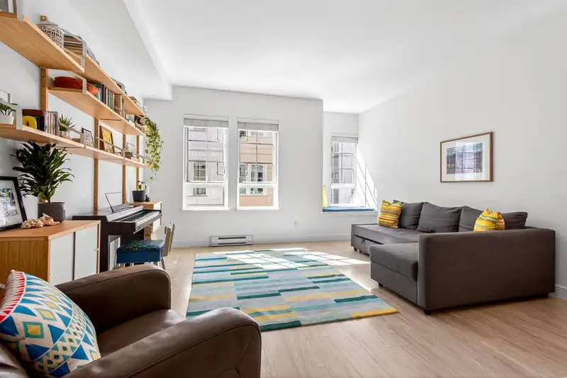 2137 SPRING STREET - photo 4 of 26