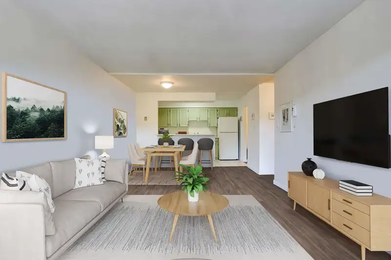 212 2255 W 8TH AVENUE - photo 2 of 11