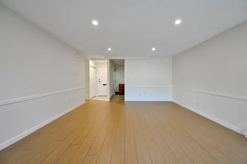72 3030 TRETHEWEY STREET - photo 4 of 34