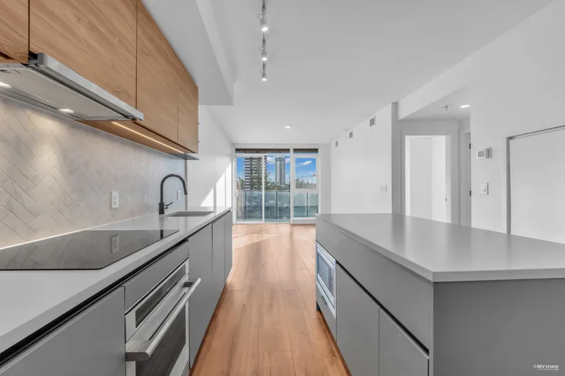 907 13428 105 AVENUE - photo 1 of 25