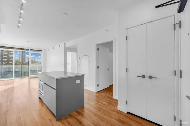 907 13428 105 AVENUE - photo 2 of 25