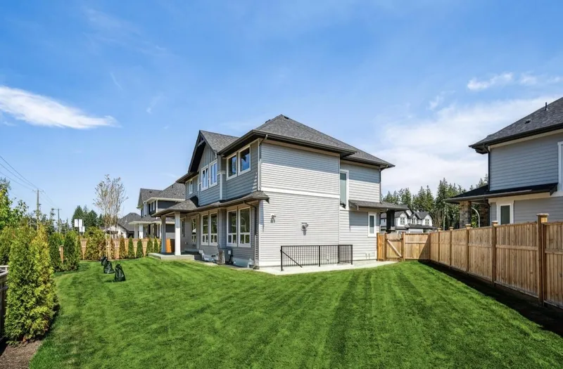 20812 34 AVENUE - photo 2 of 7