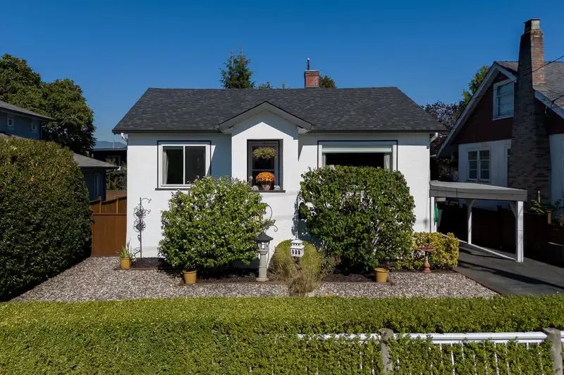 6666 WALKER AVENUE - photo 1 of 35