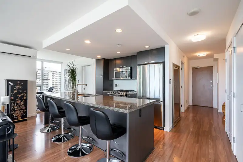 1904 2200 DOUGLAS ROAD - photo 4 of 30
