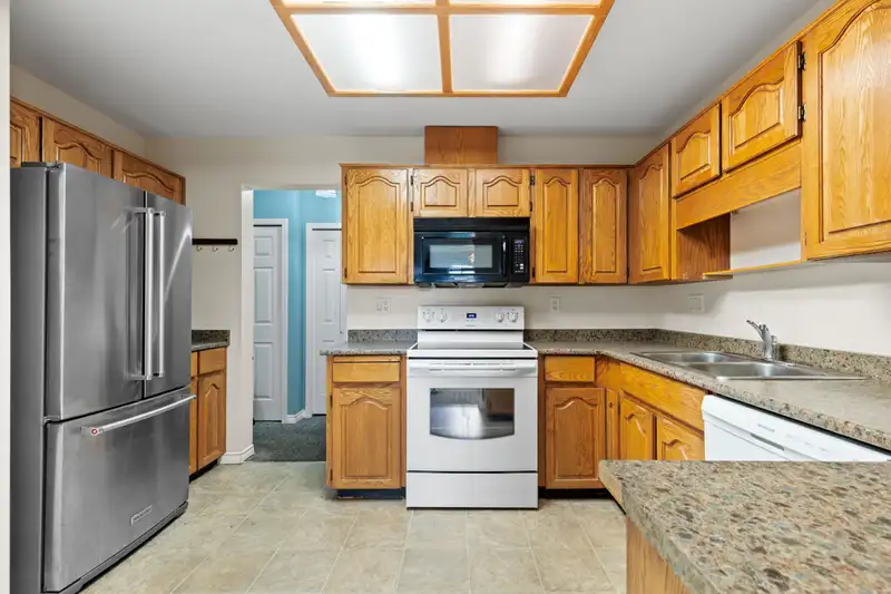 306 32823 LANDEAU PLACE - photo 1 of 33