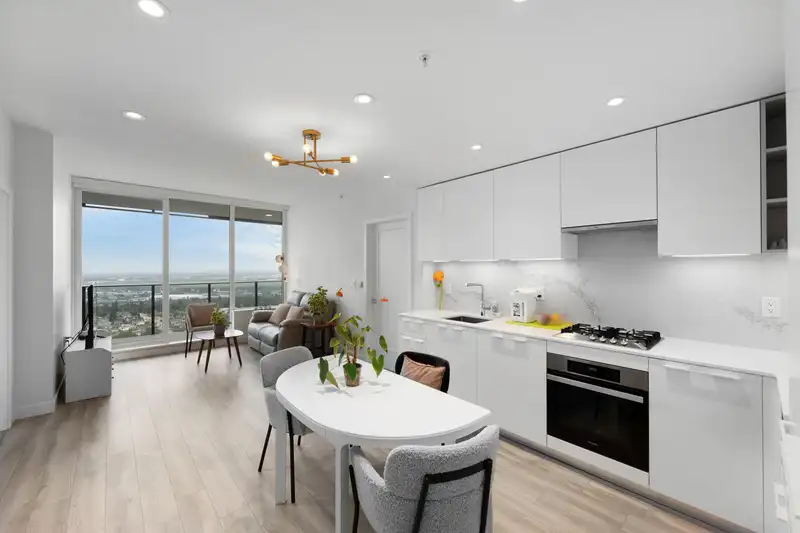 2708 6699 DUNBLANE AVENUE - photo 1 of 35