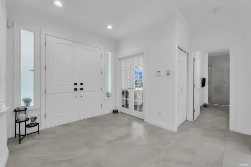 2459 MATHERS AVENUE - photo 4 of 40