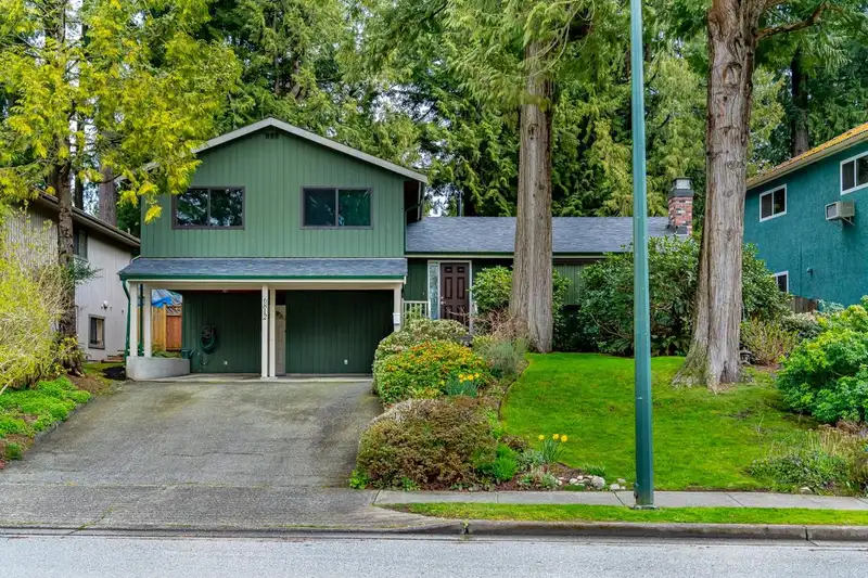 6812 WESTVIEW DRIVE - photo 1 of 40