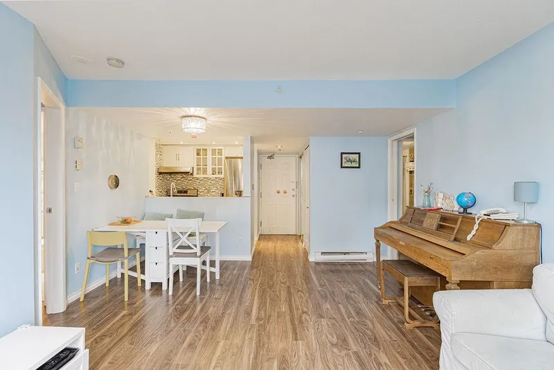 1702 811 HELMCKEN STREET - photo 3 of 22