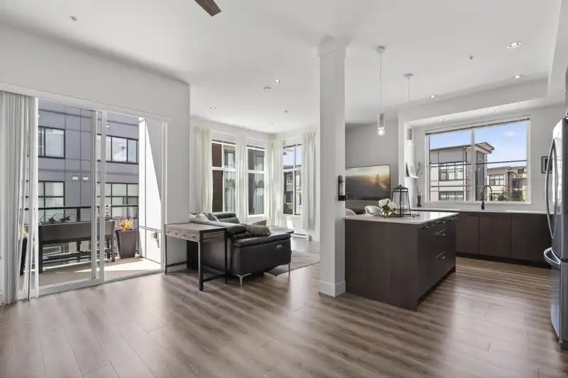 22 20852 78B AVENUE - photo 3 of 38