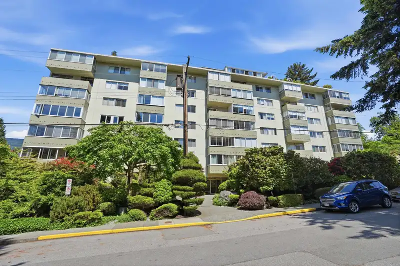 215 1425 ESQUIMALT AVENUE - photo 1 of 15