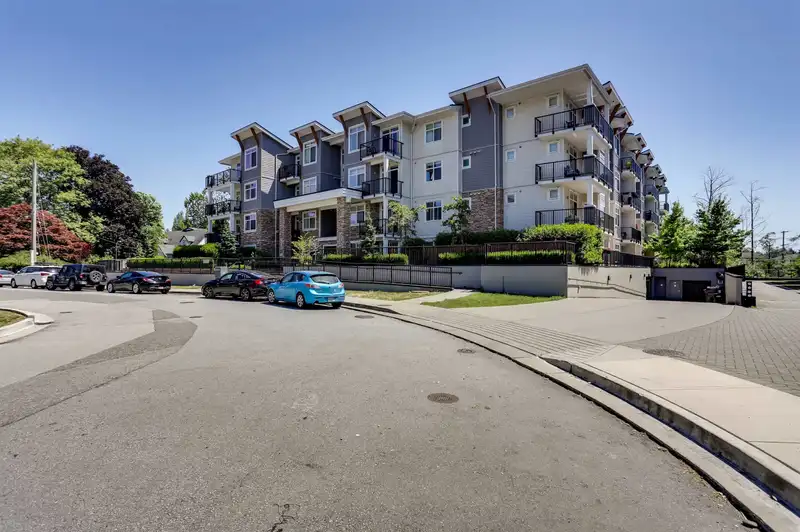 110 19940 BRYDON CRESCENT - photo 1 of 23
