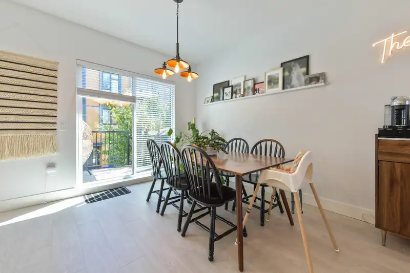 43 16685 25 AVENUE - photo 3 of 17