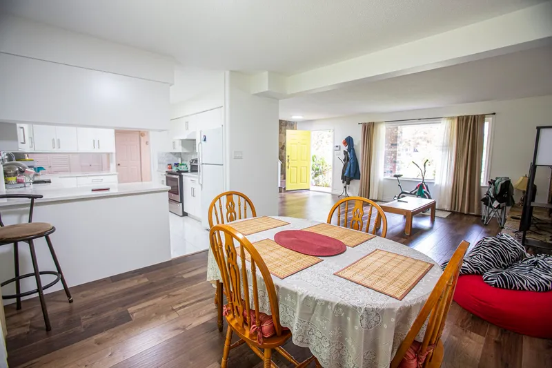 40515 PARK CRESCENT - photo 3 of 10