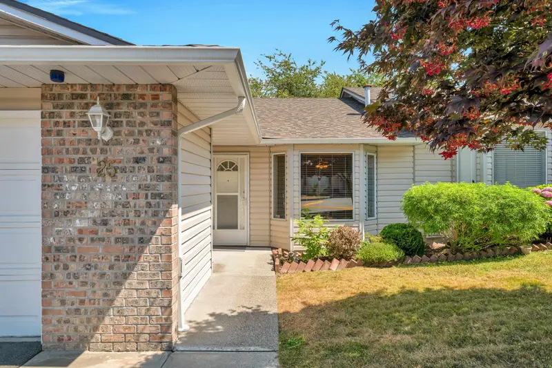 25 22308 124 AVENUE - photo 4 of 25