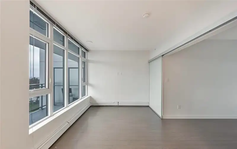 705 13308 CENTRAL AVENUE - photo 3 of 6