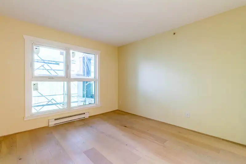 504 2528 E BROADWAY - photo 4 of 23