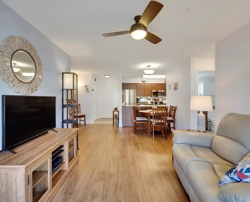 307 12248 224TH STREET - photo 3 of 26