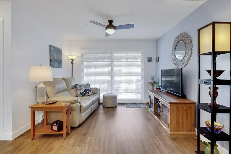 307 12248 224TH STREET - photo 4 of 26