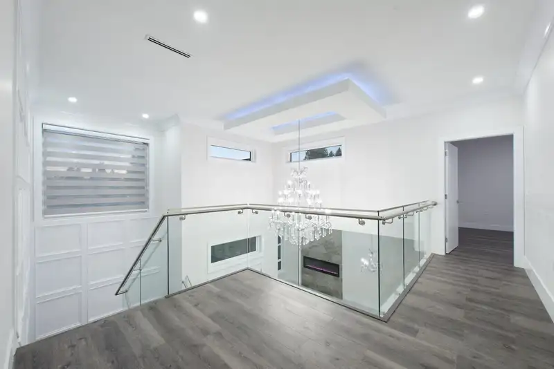 9338 156 STREET - photo 3 of 8