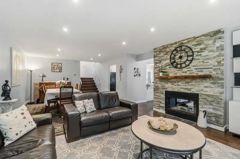 22 101 PARKSIDE DRIVE - photo 4 of 34