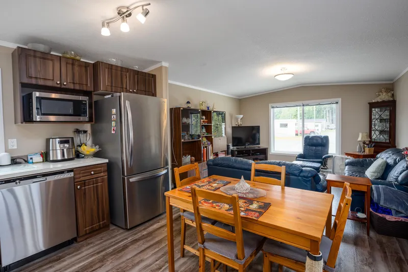 5 40022 GOVERNMENT ROAD - photo 3 of 15