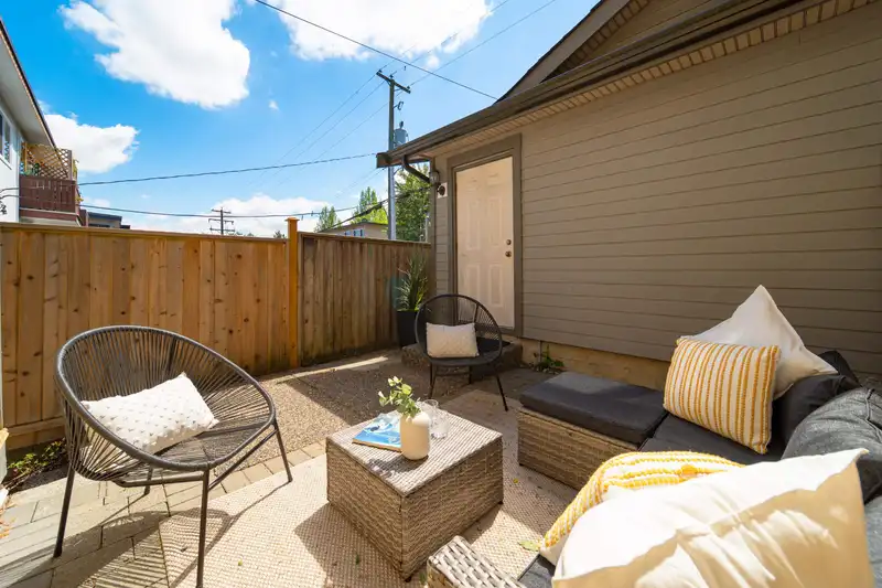 2412 ST. CATHERINES STREET - photo 4 of 39