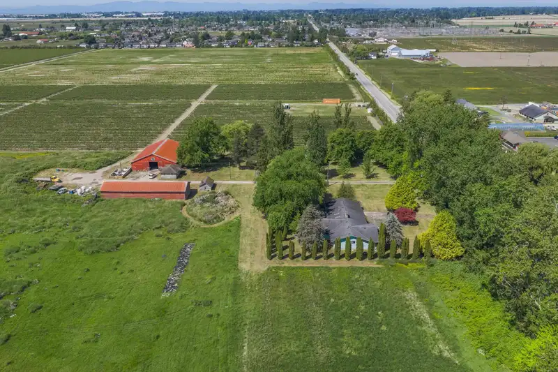 7064 LADNER TRUNK ROAD - photo 4 of 23