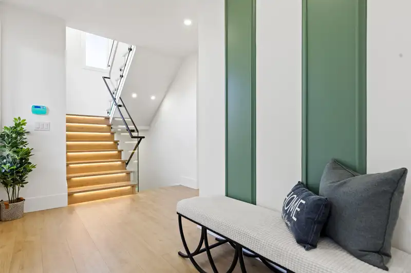 218 OSBORNE AVENUE - photo 4 of 40